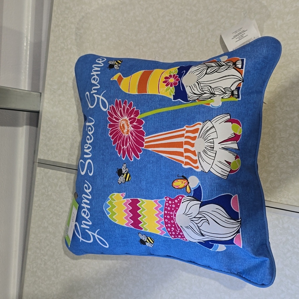 Mainstays‎ Outdoor Throw Pillow Gnome Swwt Gnome NWT